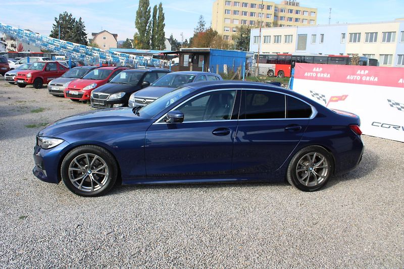 BMW Řada 3 (2019) 320d KŮŽE LED AUTOMAT TEMPOMAT - fotka 4 z 26