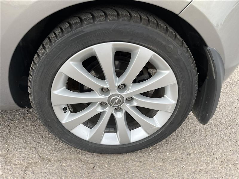 Opel Meriva 1,4 i 88KW AUTOMAT AC SERVIS - fotka 31 z 39