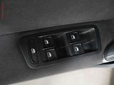 Volkswagen Golf Sportsvan (2015) 1.6 TDI, Nez.topení - náhled 17