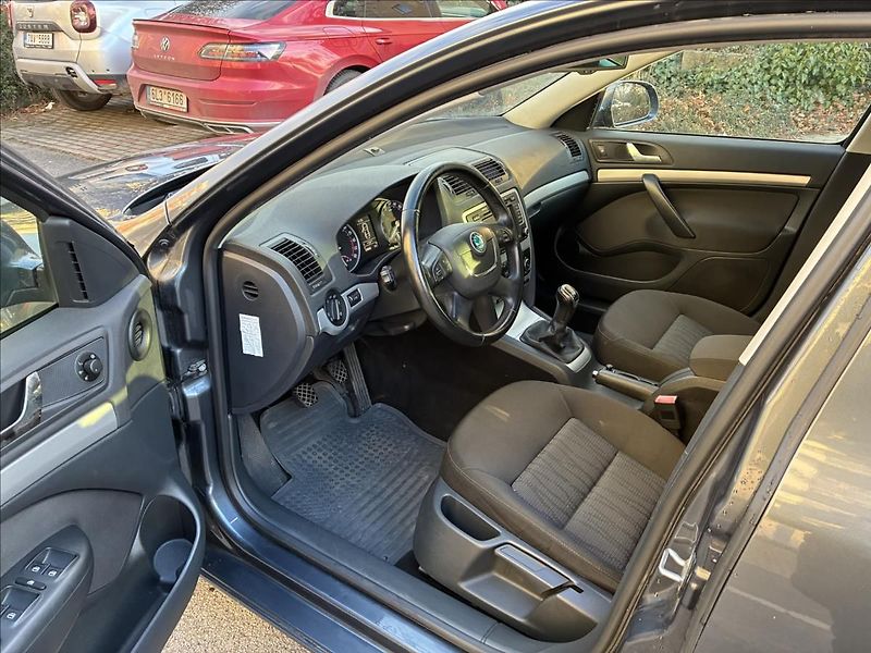 Škoda Octavia 1.6 TDi 4x4 77 kW - fotka 8 z 20