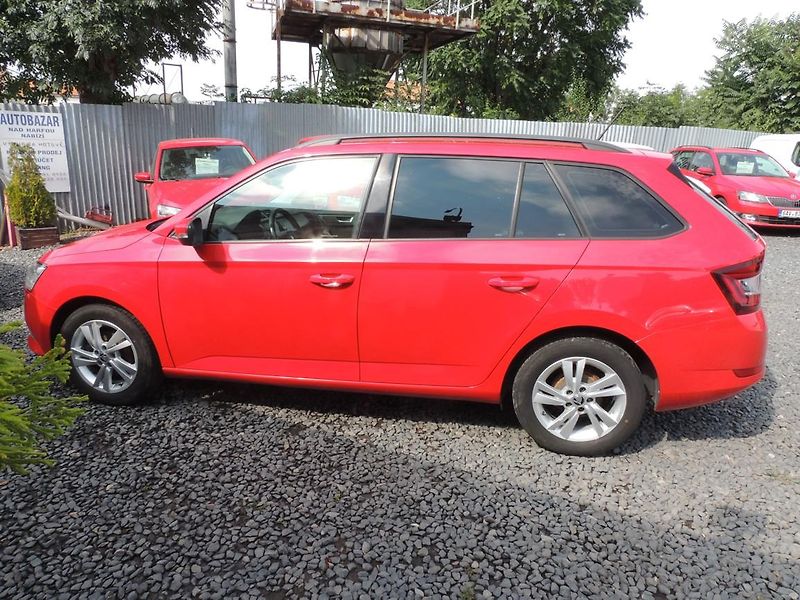 Škoda Fabia (2020) 1.0,Combi,Style,1.majČR,tažné - fotka 5 z 24