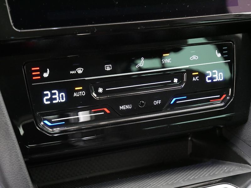 Volkswagen Passat - fotka 14 z 25