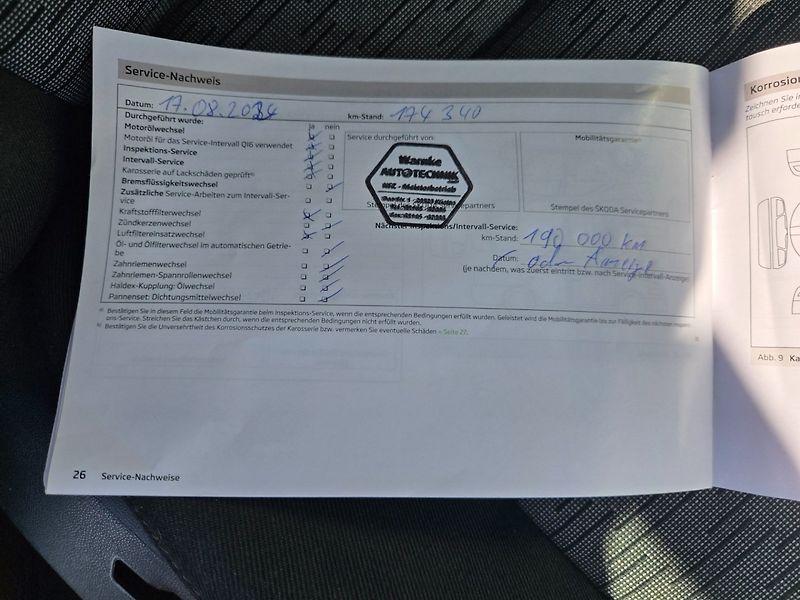 Škoda Octavia (2013) 2.0 TDI Serviska - fotka 29 z 31