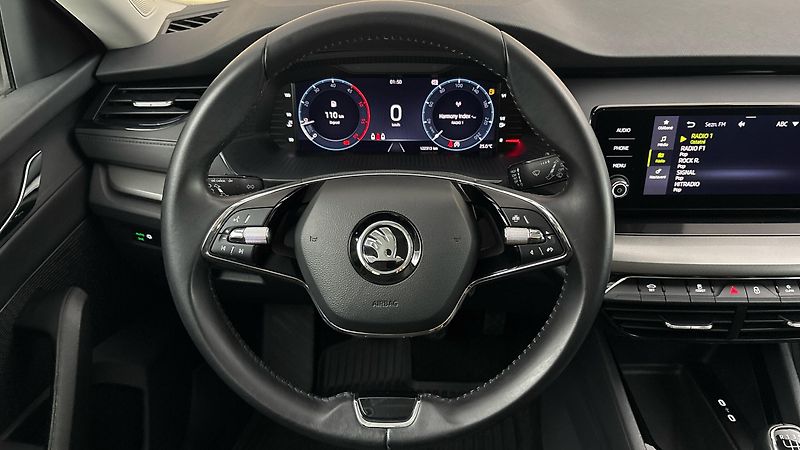 Škoda Octavia 2.0 TDI Ambition Combi - fotka 9 z 24