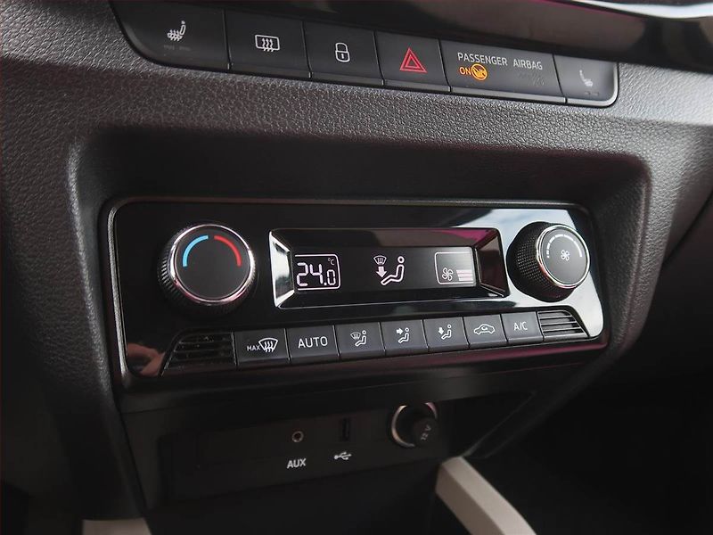 Škoda Fabia (2015) Style 1.2 TSI, Serv.kniha - fotka 14 z 14