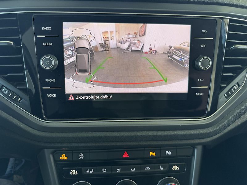 Volkswagen T-Roc (2021) 1,5TSi DSG REZERVACE - fotka 27 z 32