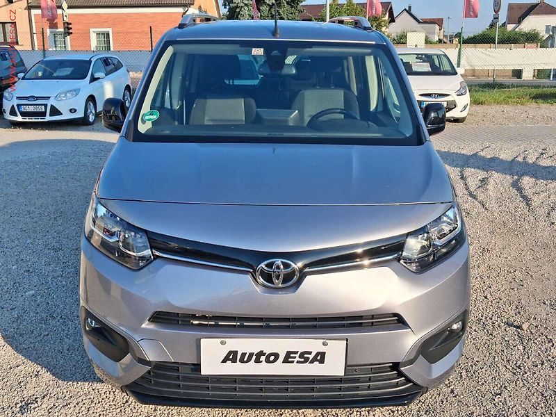 Toyota ProAce City Verso (2022) 1.5, 1.maj,ČR, servis.kniha - fotka 2 z 22