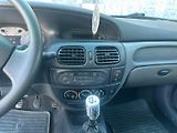 Renault Mégane (2001) 1.6i 16V - 79KW - náhled 12