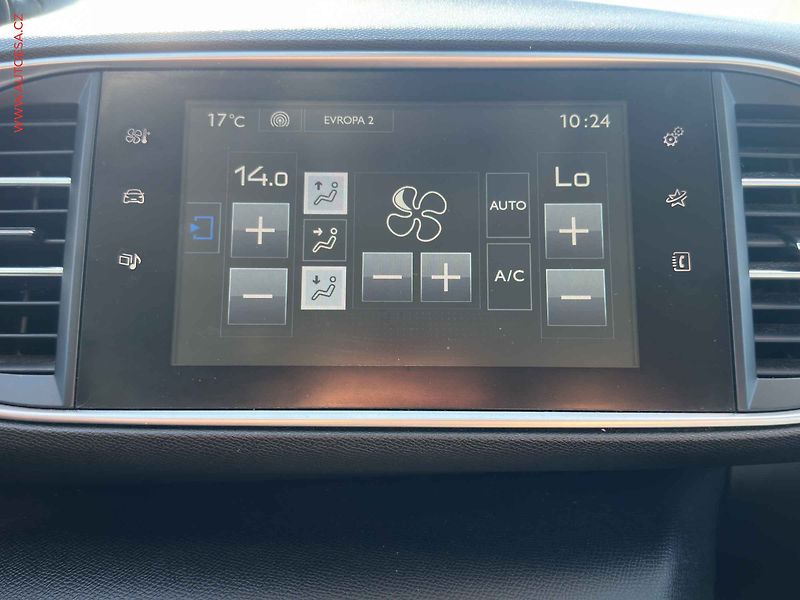 Peugeot 308 (2015) 1.6 HDi, ČR, AC, temp - fotka 15 z 19