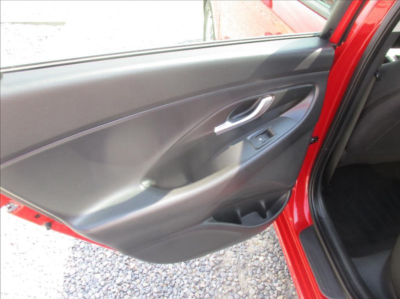 Hyundai i30 1,0 T-GDI, servis,DPH,1.maj,CZ - fotka 16 z 42