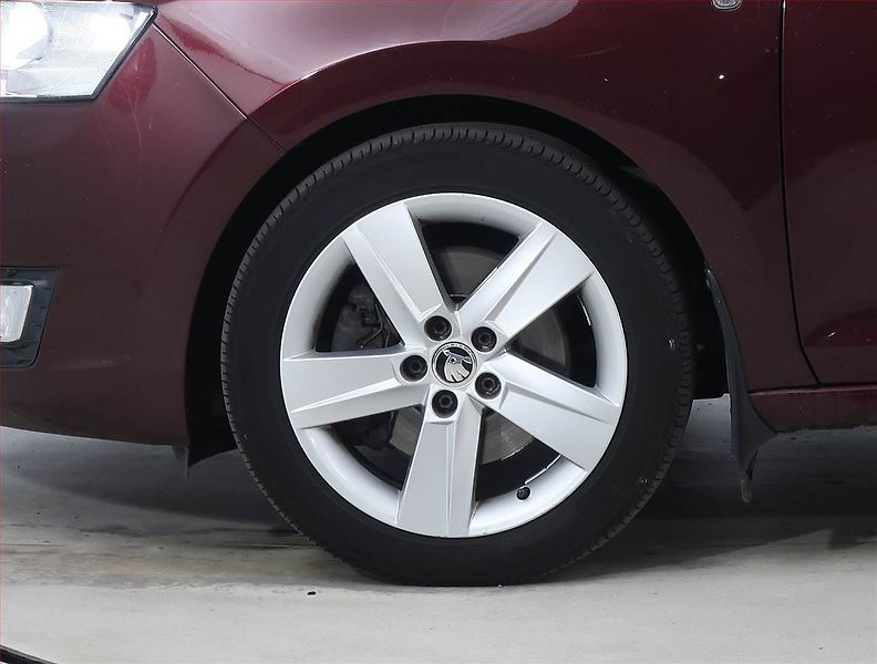 Škoda Rapid (2013) 1.2 TSI, Vyhř. sedaček - fotka 14 z 18
