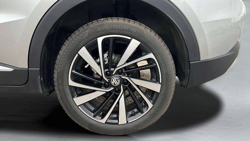 MG ZS HEV EXCLUSIVE 1.5L (145kW) SUV - fotka 41 z 49