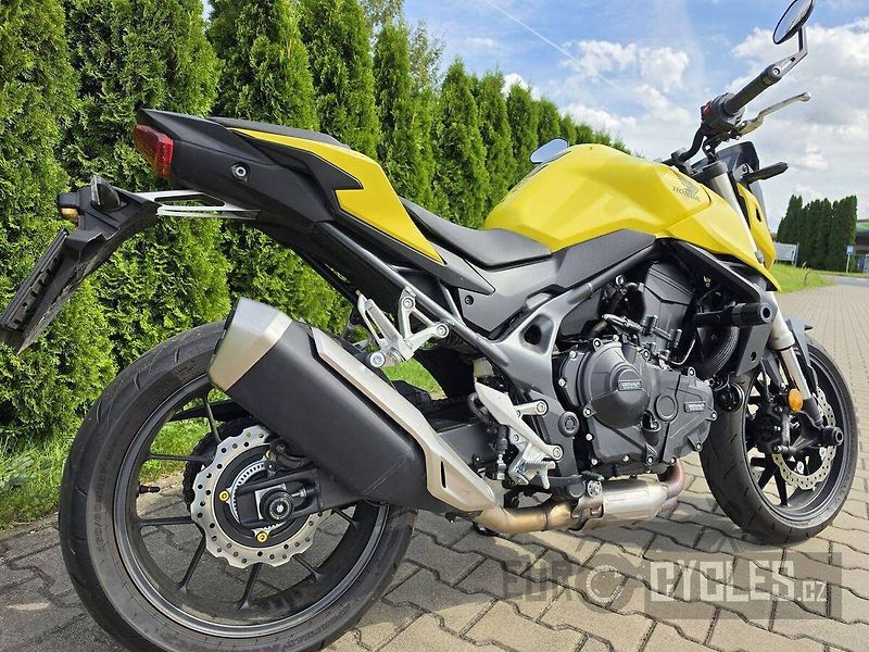 Honda CB 750 Hornet (2023) - fotka 4 z 19