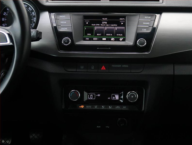 Škoda Fabia (2017) Style 1.0 TSI, Serv.kniha - fotka 12 z 16