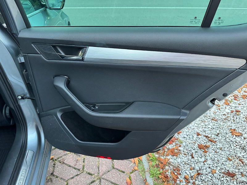 Škoda Superb (2021) 1.4 PHEV 160kW 1.MAJIT. ČR DPH - fotka 24 z 26