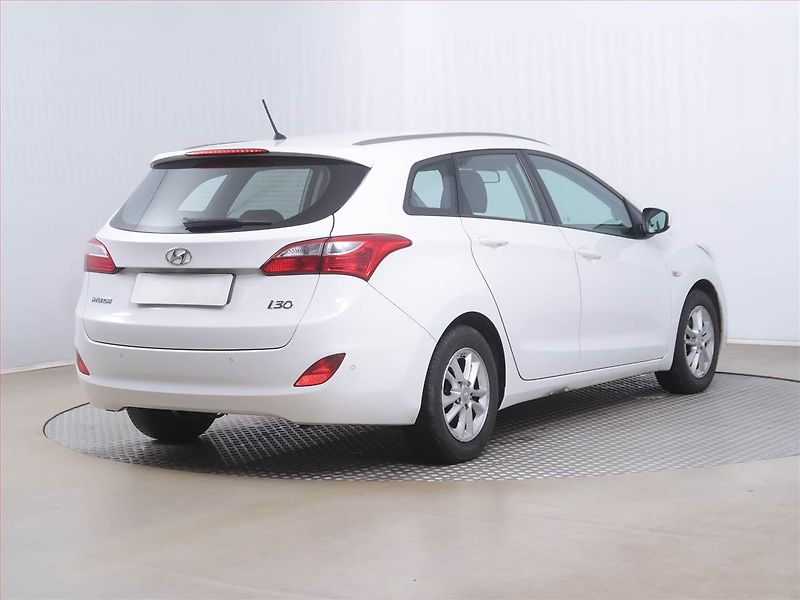 Hyundai i30 (2015) 1.6 CRDi, ČR,1.maj, Serv.kniha - fotka 5 z 15