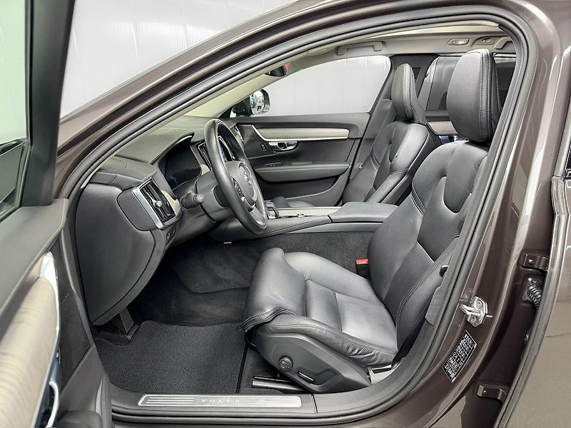 Volvo V90 B4 AWD ADVANCED, H&K, PANO, KE - fotka 9 z 26