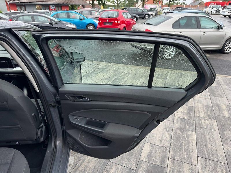 Volkswagen Golf (2020) Edition 1.5 TSI 96kW - fotka 24 z 31