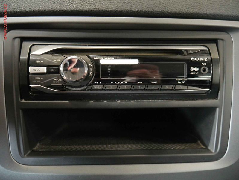 Škoda Octavia (2011) 1.6 16V, 2.maj,ČR, Klima - fotka 12 z 15