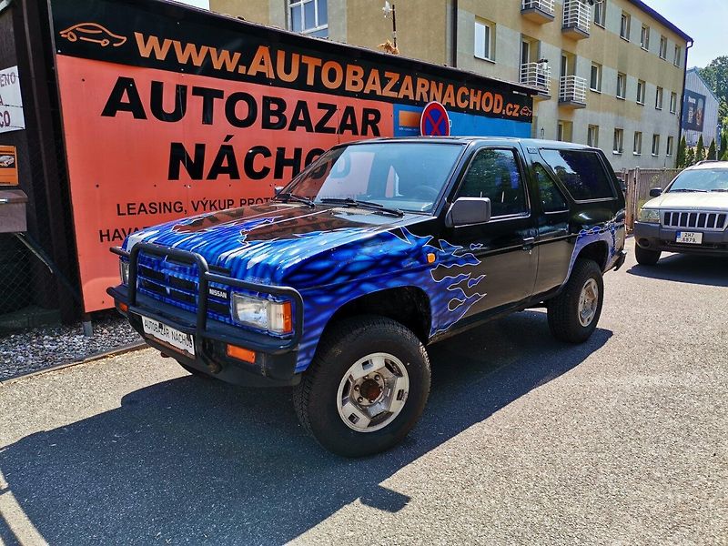 Nissan Pathfinder (1989) 3.0i V6 Terrano I D21 4x4 3dv. - fotka 8 z 30