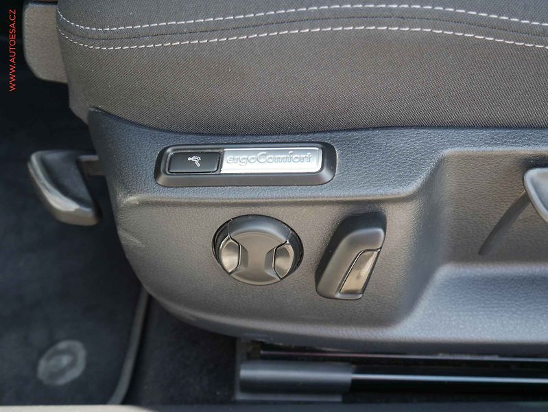 Volkswagen Passat (2020) 2.0TDI, servis.kniha, DSG - fotka 13 z 25