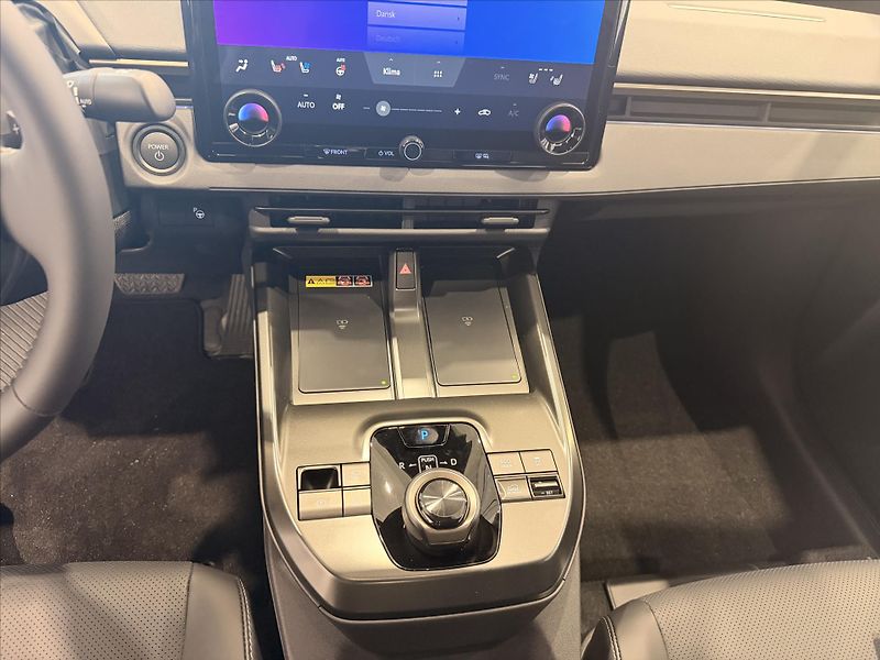 Toyota bZ4X (2025) 0,0 73.1 kWh  BEV 4x4 Executiv - fotka 10 z 12