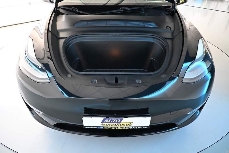 Tesla Model Y (2022) Long Range Dual Motor AWD 94% - fotka 41 z 44