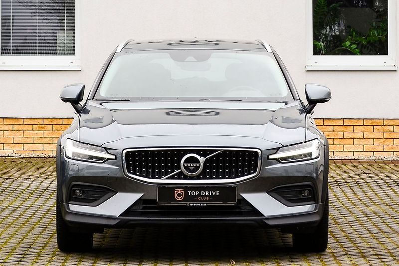 Volvo V60 CC/B4/AWD/Momen/TažZ/H&K/Ihned - fotka 2 z 24