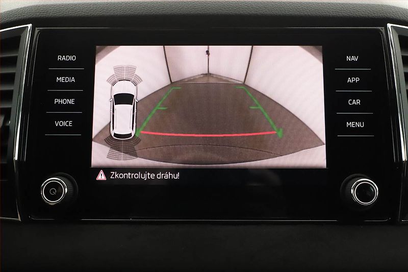 Škoda Karoq (2019) Ambition 1.0 TSI, Navi - fotka 12 z 20