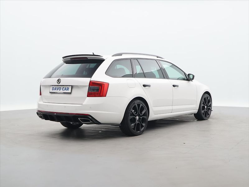Škoda Octavia 2,0 TDI 135kW Xenon RS - fotka 7 z 31