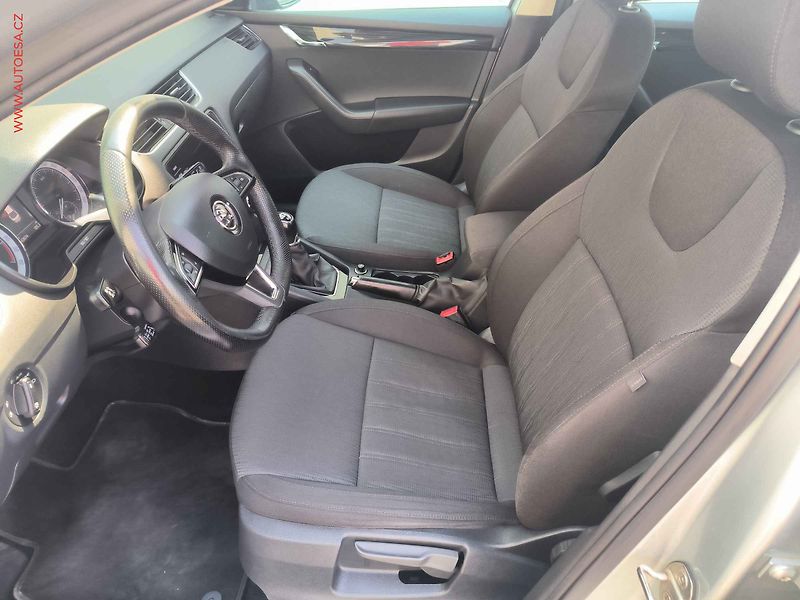 Škoda Octavia (2018) 2.0TDI 4x4, ČR, Style, navi - fotka 9 z 22