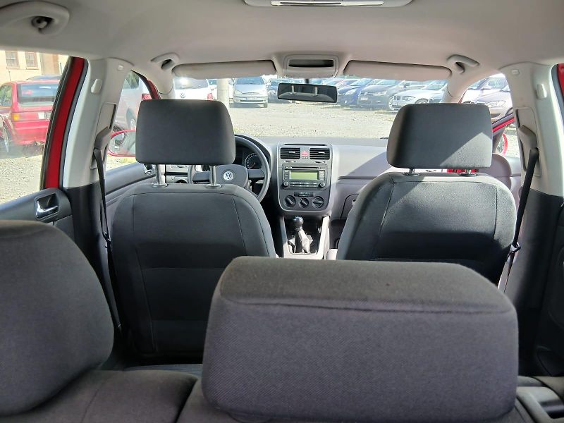 Volkswagen Golf 5, 1.4i - fotka 28 z 30