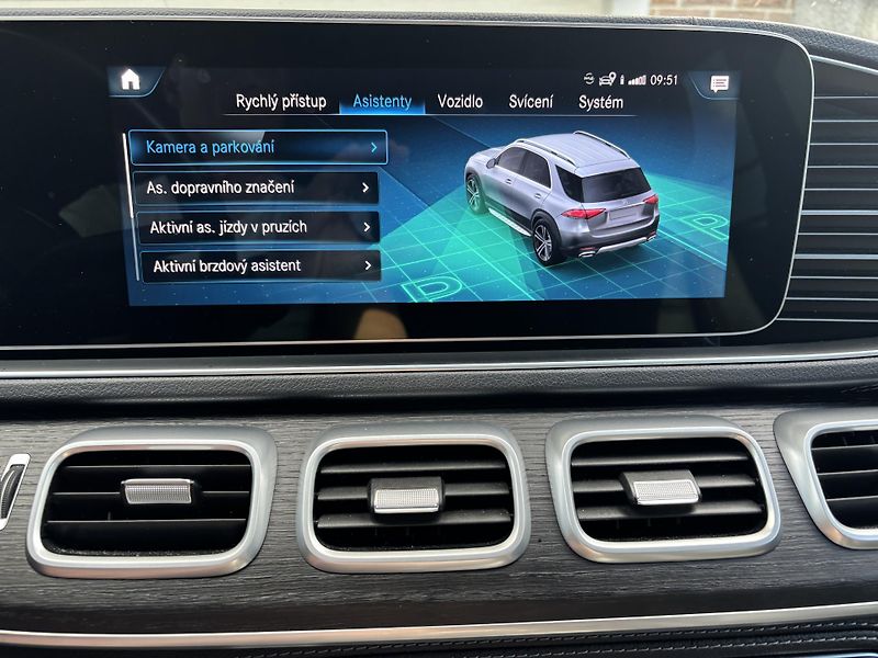 Mercedes-Benz GLE (2023) 400d 4MATIC 9GTRONIC AMG Paket - fotka 98 z 166