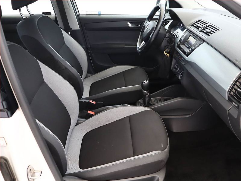 Škoda Fabia (2015) 1.4 TDI, nová STK, slušný stav - fotka 7 z 11