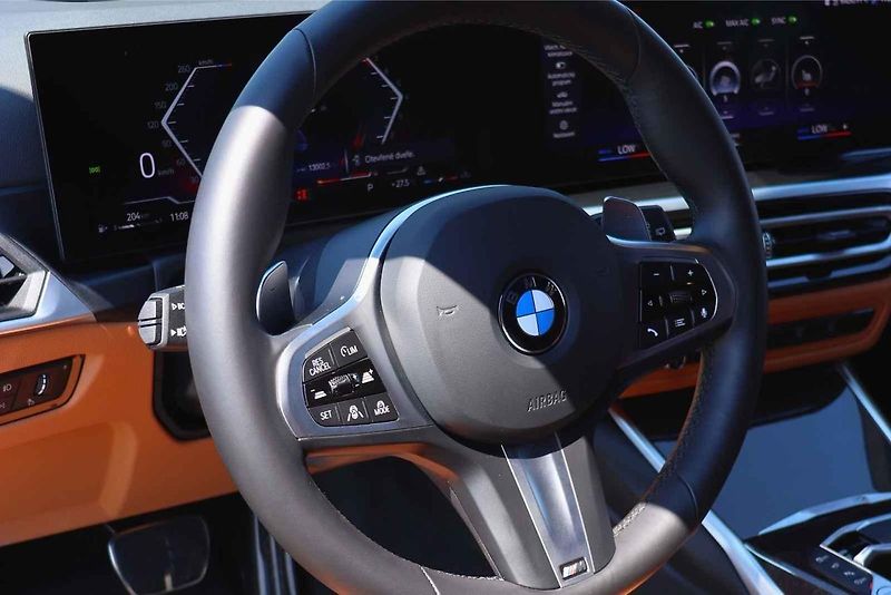 BMW 320i