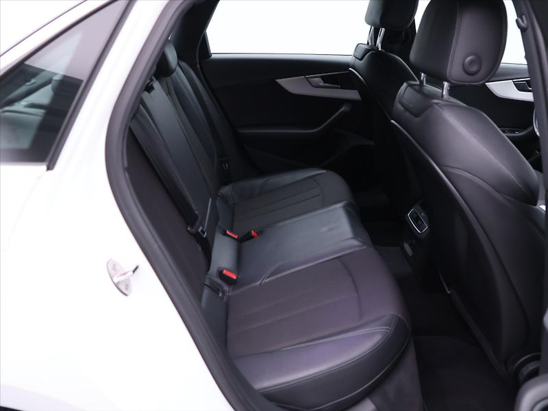 Audi A4 2,0 TDI 140kW Aut Quattro CZ - fotka 13 z 36