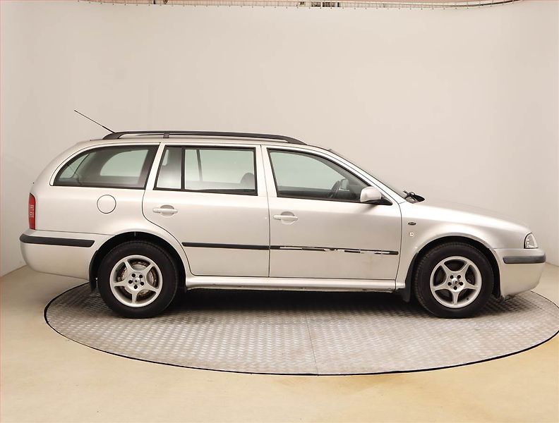 Škoda Octavia (2004) Ambiente 1.9 TDI, po STK - fotka 6 z 16