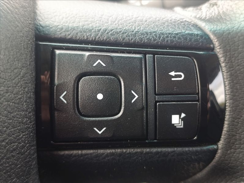 Toyota Hilux 2,4 D-4D Kamera Tažné 1maj. ČR - fotka 29 z 43