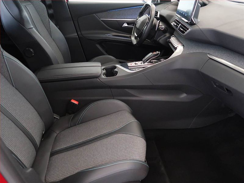 Peugeot 3008 (2022) 1.5 BlueHDi - fotka 9 z 16