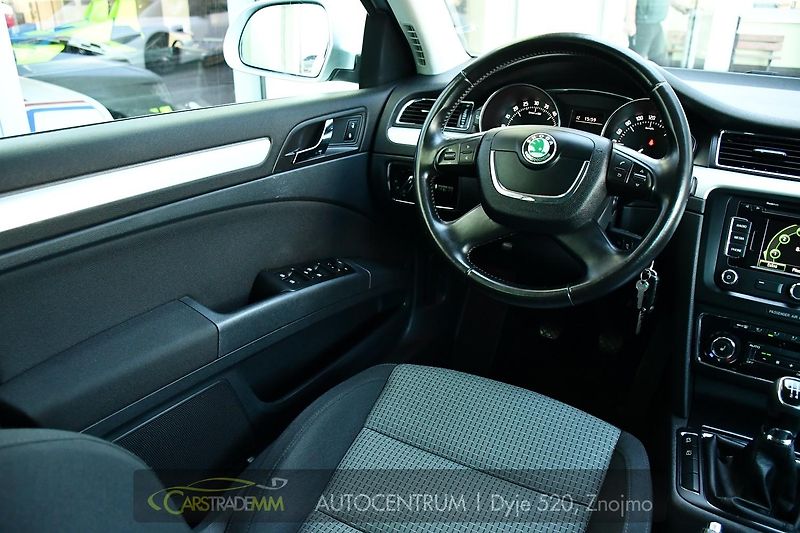 Škoda Superb 2,0TDi TAŽNÉ 2xKOLA - fotka 22 z 49