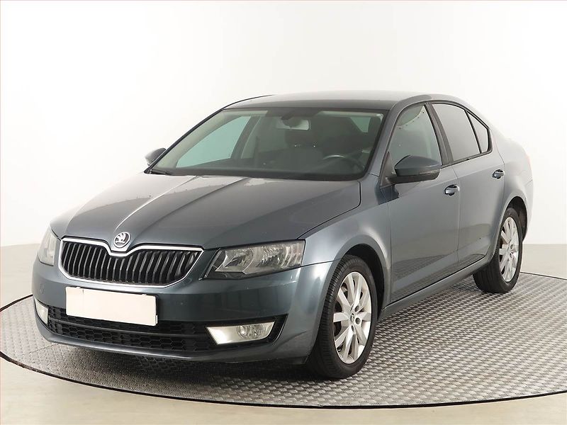 Škoda Octavia (2014) Ambition 1.8 TSI, Tempomat - fotka 2 z 17