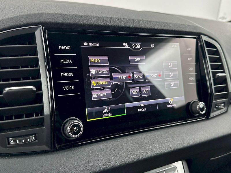 Škoda Karoq (2025) DSG 2.0TDI 110kW SportLine - fotka 20 z 34
