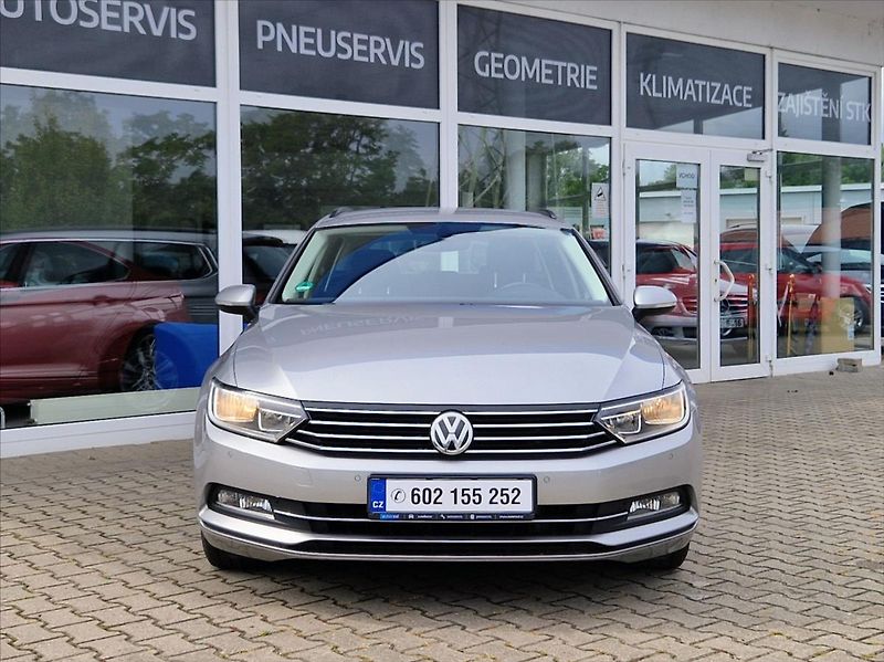 Volkswagen Passat 1,4 TSI 110kW BM SENZORY NOSIČ - fotka 9 z 42