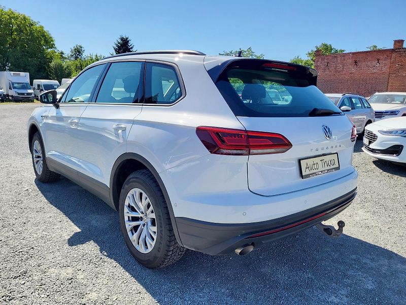 Volkswagen Touareg 3.0 V6 TDi DSG 4MOTION - fotka 3 z 46