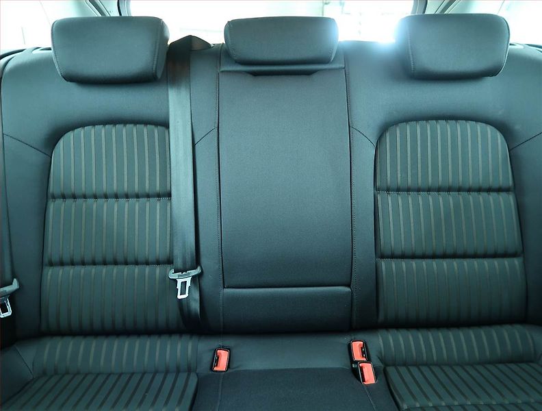 Audi A4 (2008) 1.8 TFSI, Serv.kniha, Xenony - fotka 10 z 16