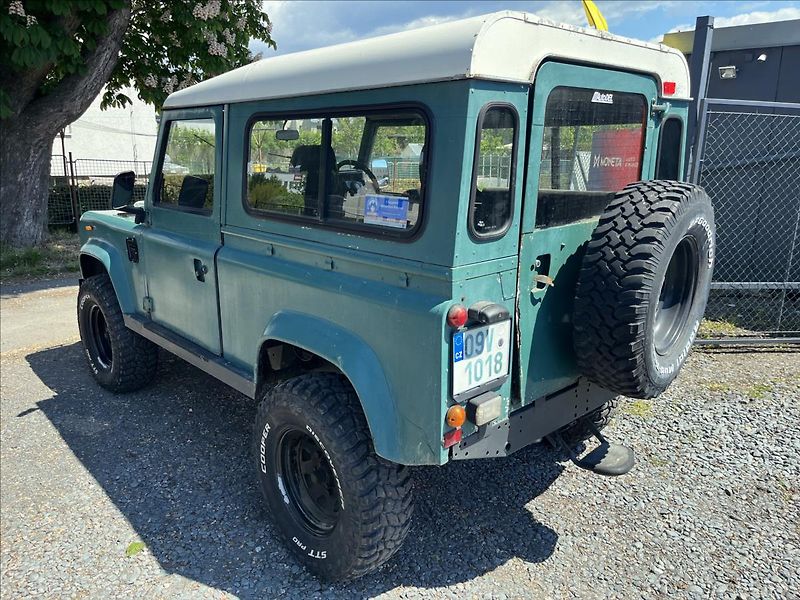 Land Rover Defender 2,5 d 83kW  LR 90 7 míst - fotka 3 z 29