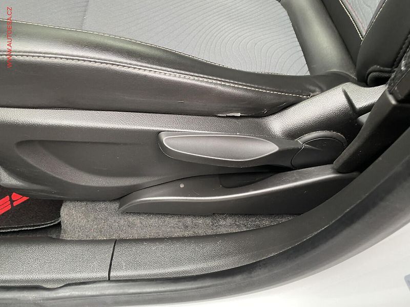 Opel Mokka (2014) 1.7 CDTi 4x4, Innovation - fotka 14 z 19