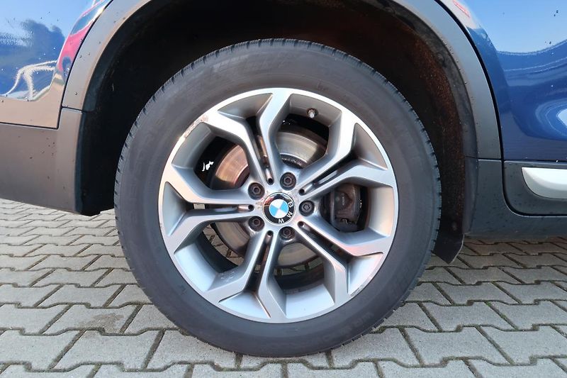 BMW X4 xDrive20i - fotka 9 z 9