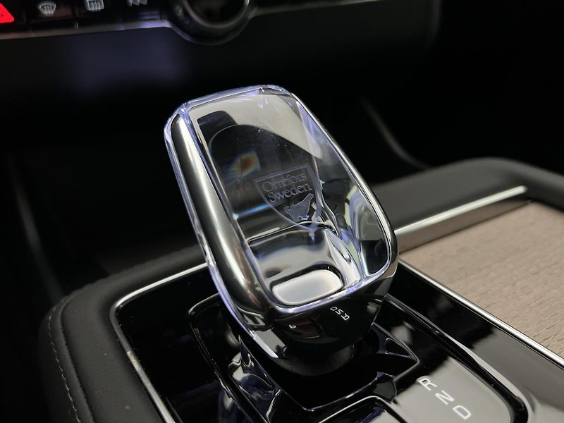 Volvo XC90 T8 AWD RECHARGE PLUS DARK AUT - fotka 17 z 48