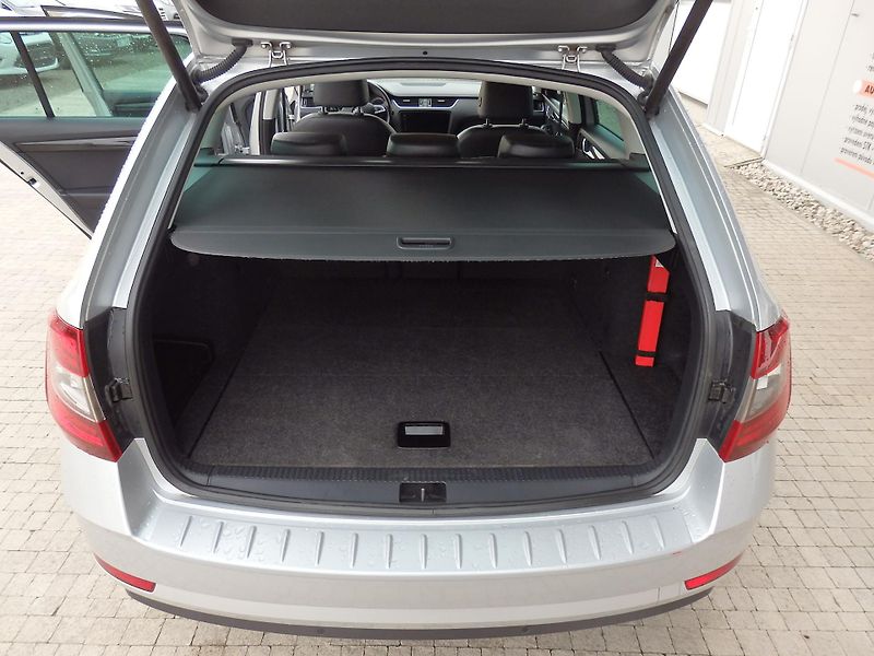 Škoda Octavia 1.6 TDI 85 kW NAVIGACE - fotka 8 z 18
